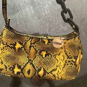 TRENDY 90’s Studio 33 Baguette Bag: Yellow and Black Embossed.  New. 🎁idea